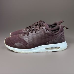 Nike Air Max Tavas Women’s Burgundy Sneakers
